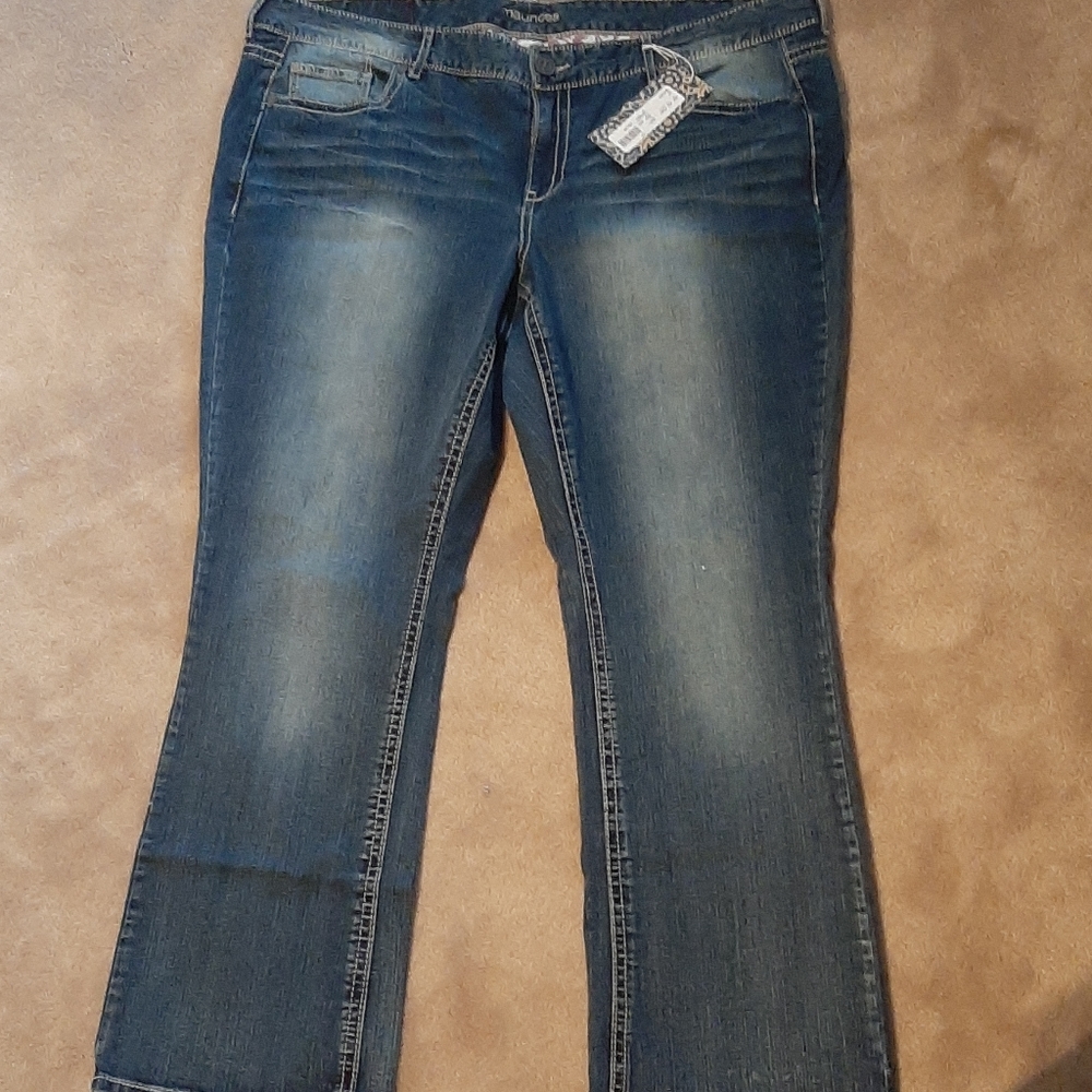 NwT Maurices Kaylee Jean's 24W short